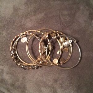 7 assorted Alex and Ani bracelets (7)
